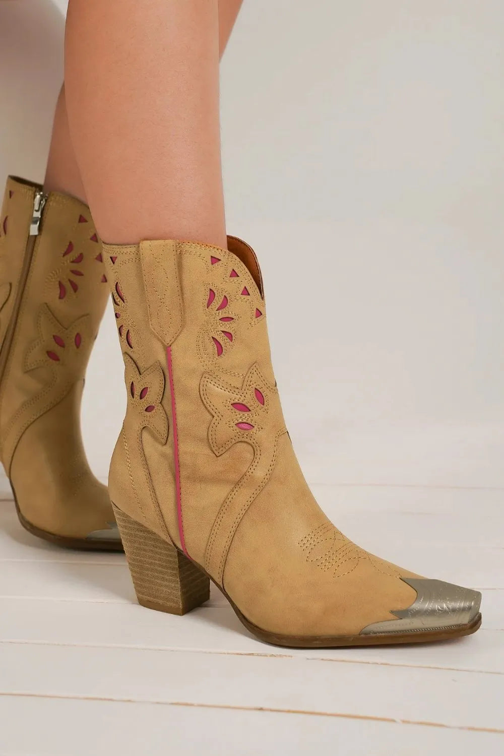 Fashion Cut-Out Floral Embroidery Boots